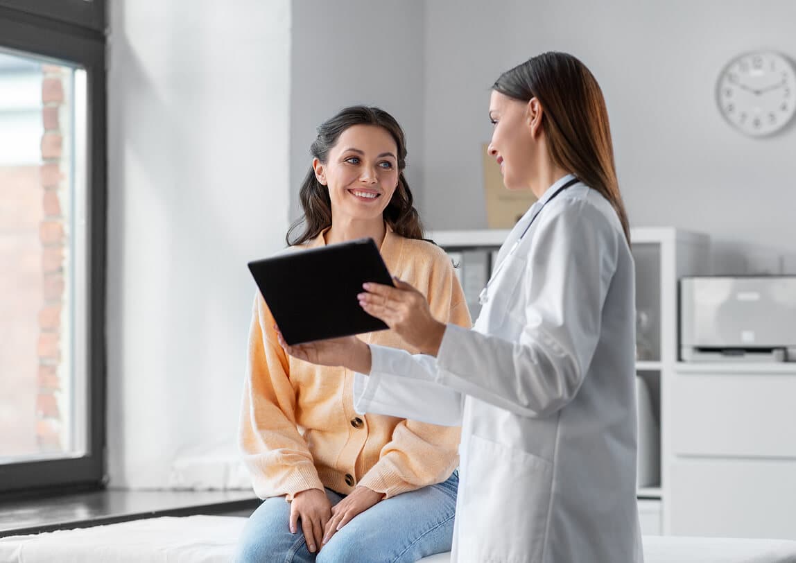 A patient consulting with her SAMM provider